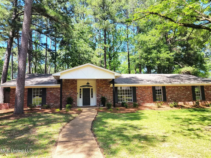 5459 Red Fox Road, Jackson, MS 39211