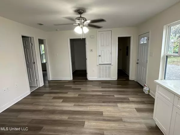 Picayune, MS 39466,909 Palestine Road