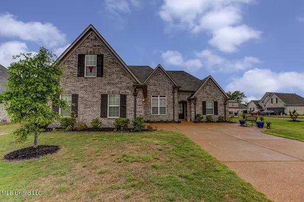 Hernando, MS 38632,3224 Magnolia Leaf Drive