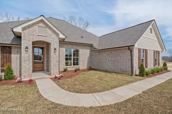 Byhalia, MS 38611,13026 Pebble Ridge Drive