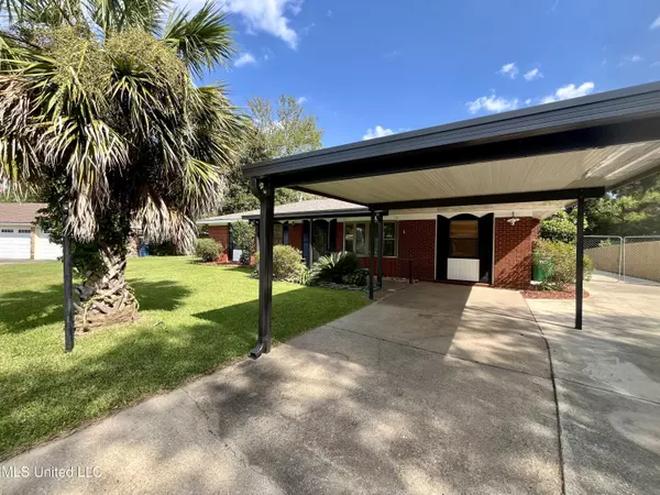 Ocean Springs, MS 39564,6225 Tennyson Drive