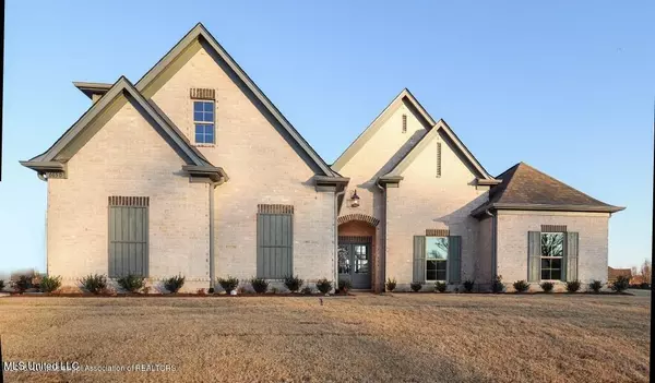 2914 S Cypress Lake Drive #South, Olive Branch, MS 38654