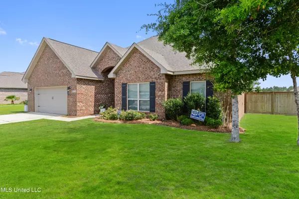 6574 Sugarcane Circle, Ocean Springs, MS 39564