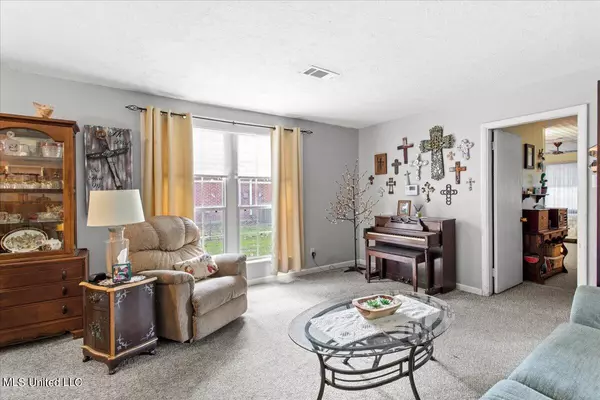 Ocean Springs, MS 39564,1917 Stuart Avenue