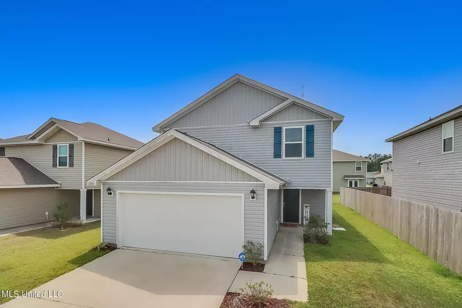 2205 Magazine Street, Ocean Springs, MS 39564