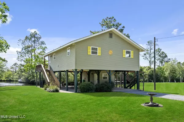 10155 Avenue D, Bay Saint Louis, MS 39520