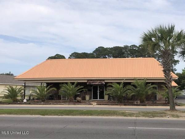 2302 Market Street, Pascagoula, MS 39567