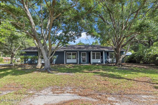 4103 Greenwood Avenue,  Pascagoula,  MS 39581