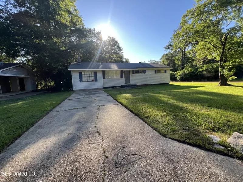 1086 Barbara Ann Drive, Jackson, MS 39204