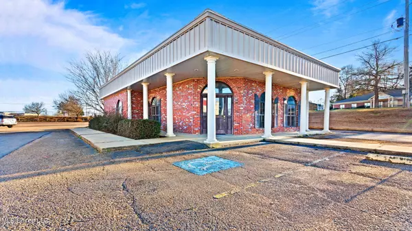 1251 S Main Street, Poplarville, MS 39470