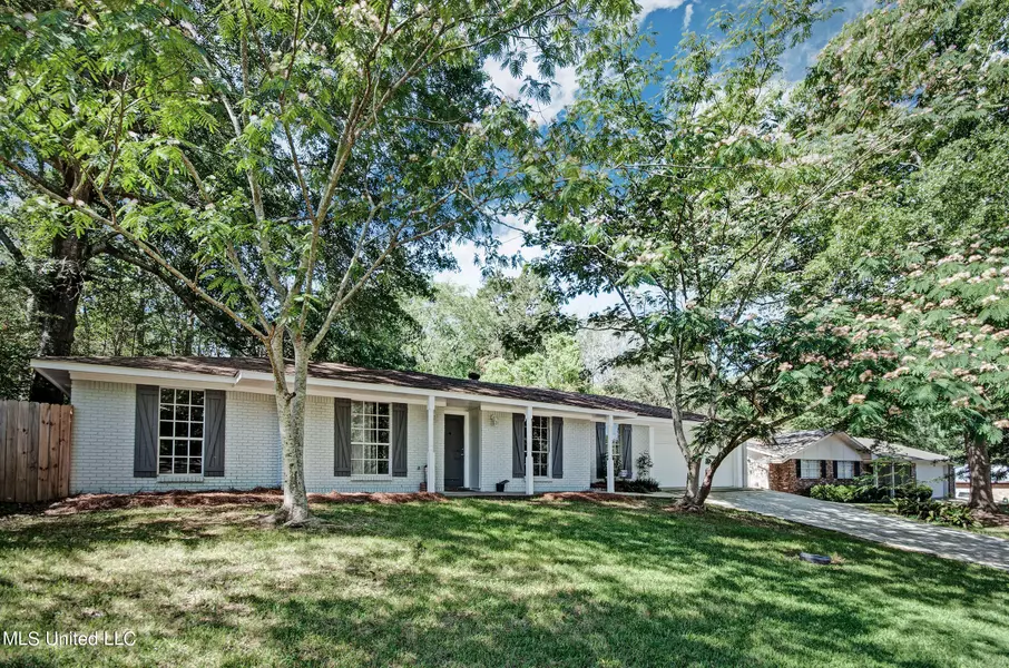 320 Oakhill Circle, Clinton, MS 39056