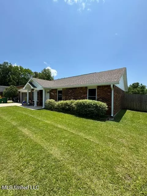 Ocean Springs, MS 39564,13121 Rosemont Street