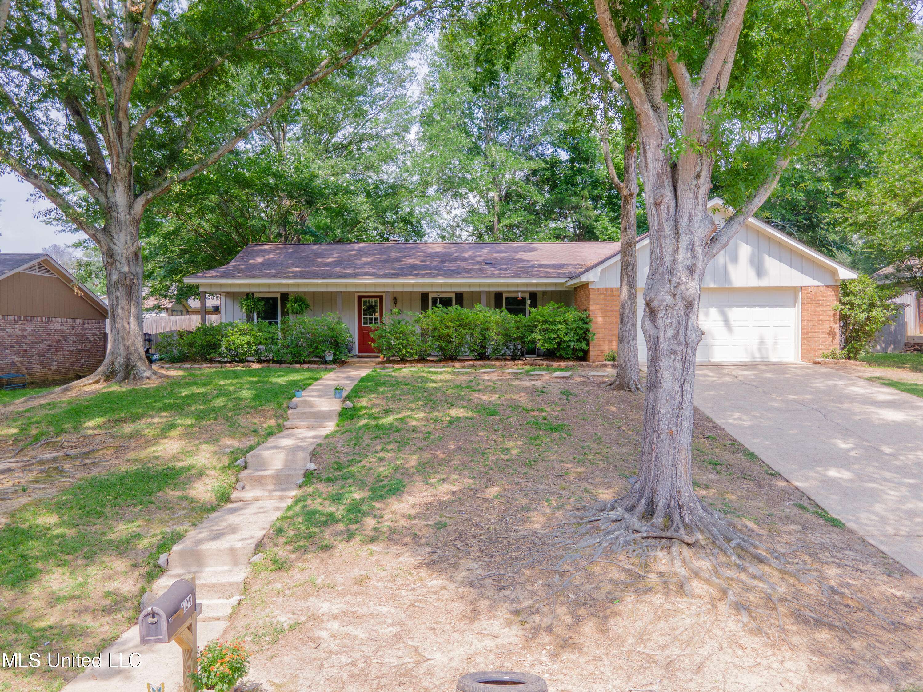 Clinton, MS 39056,109 Spanish Moss Drive