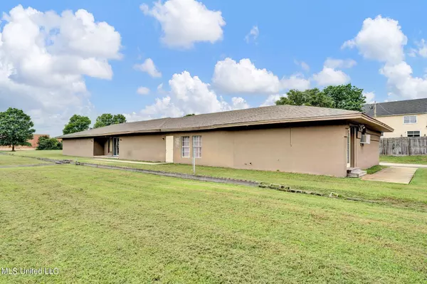 1310 E Goodman Road, Southaven, MS 38671