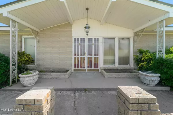 Bassfield, MS 39421,3845 Hwy 42