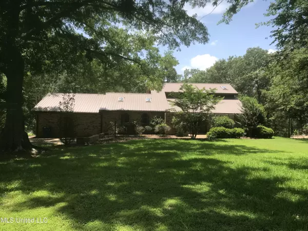 2 Dogwood Lane, Brandon, MS 39047