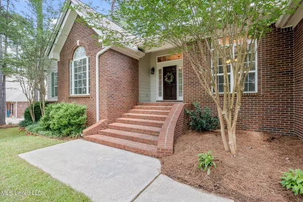 103 Steep Hollow, Hattiesburg, MS 39402