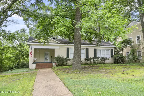 1229 Poplar Boulevard, Jackson, MS 39202