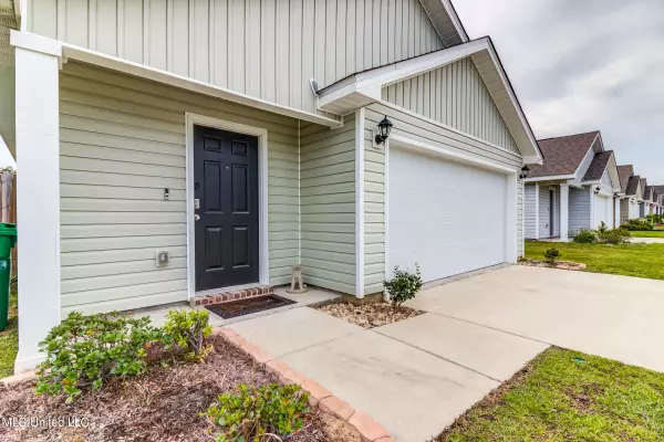 Ocean Springs, MS 39564,2317 Gladiolus Street