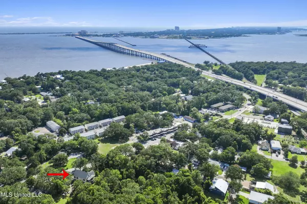 Ocean Springs, MS 39564,525 Porter Avenue