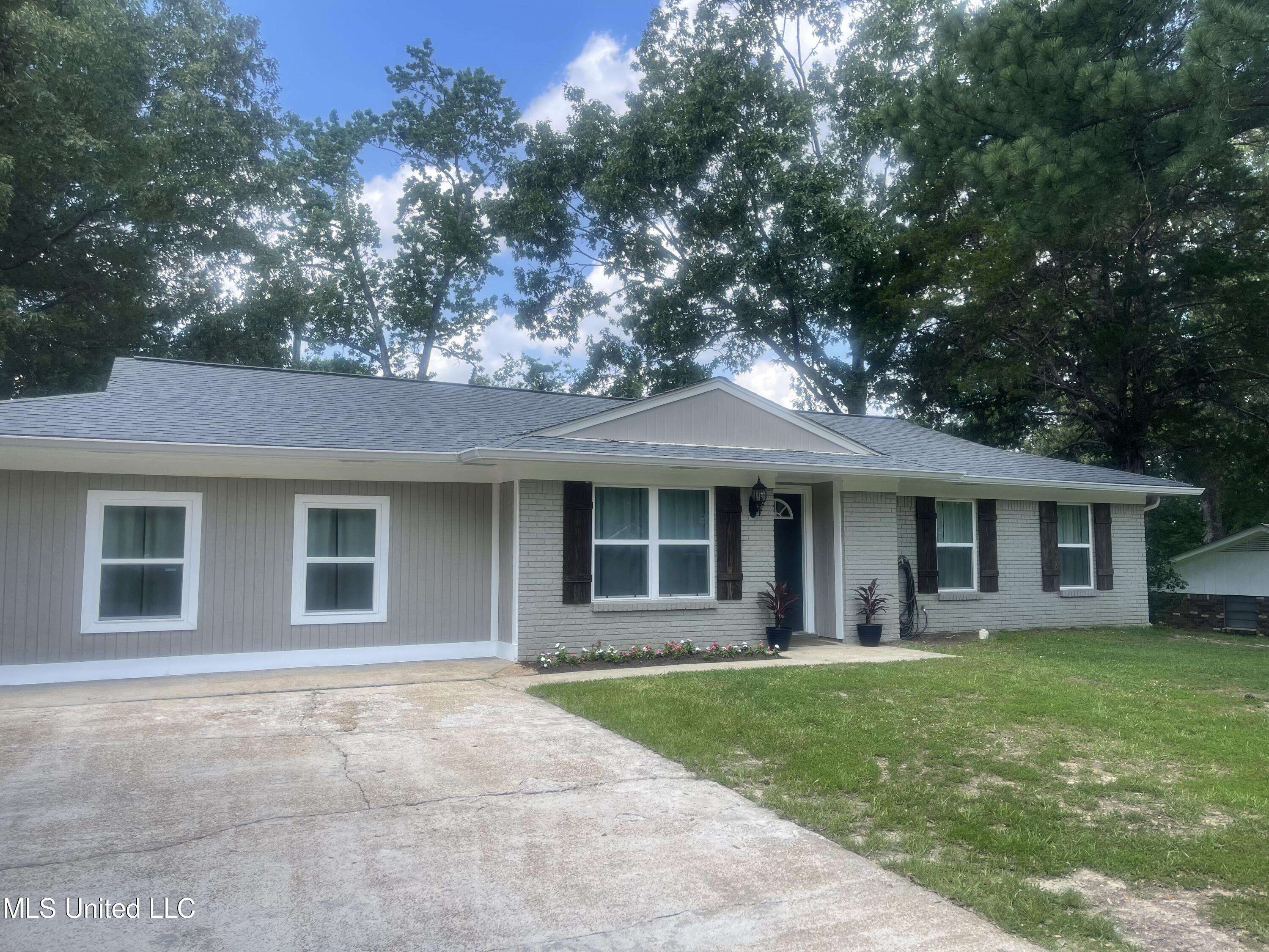 3333 Beaumont Drive, Pearl, MS 39208
