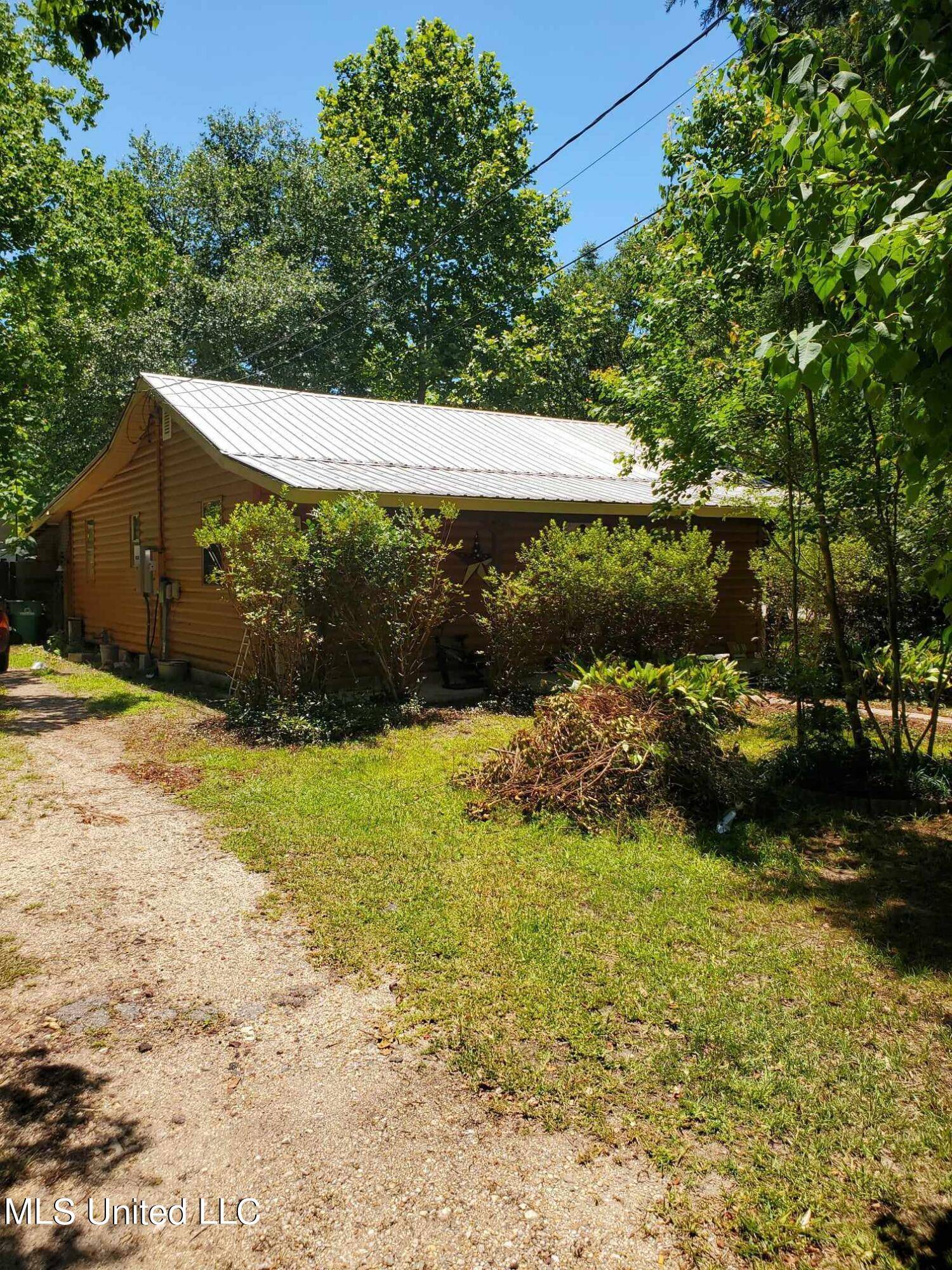 16060 Magnolia Street, Kiln, MS 39556