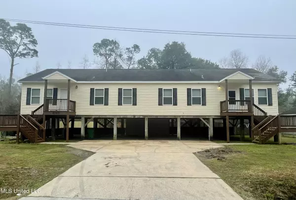 6185 E Pike Street, Bay Saint Louis, MS 39520