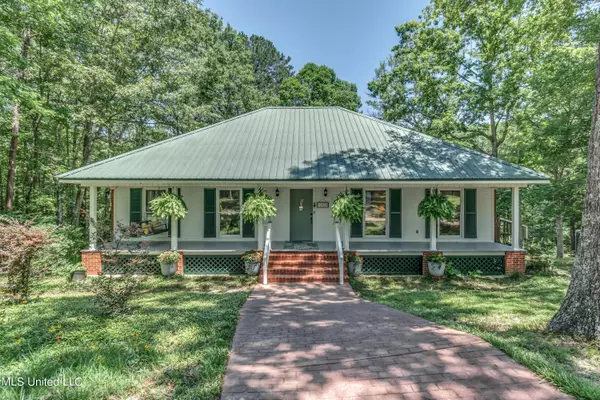 245 Coon Hunters Road, Brandon, MS 39042