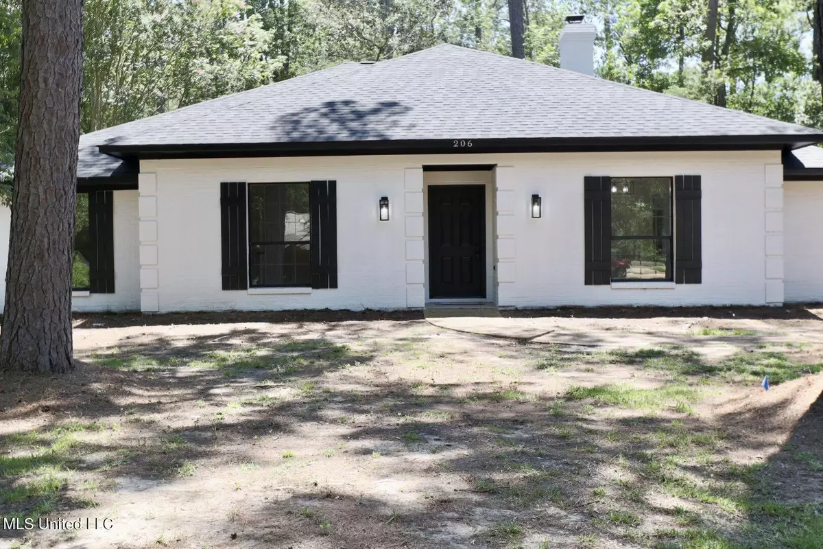 Brandon, MS 39047,206 Redbud Trail