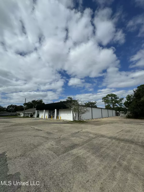 2905 Ingalls Avenue, Pascagoula, MS 39567