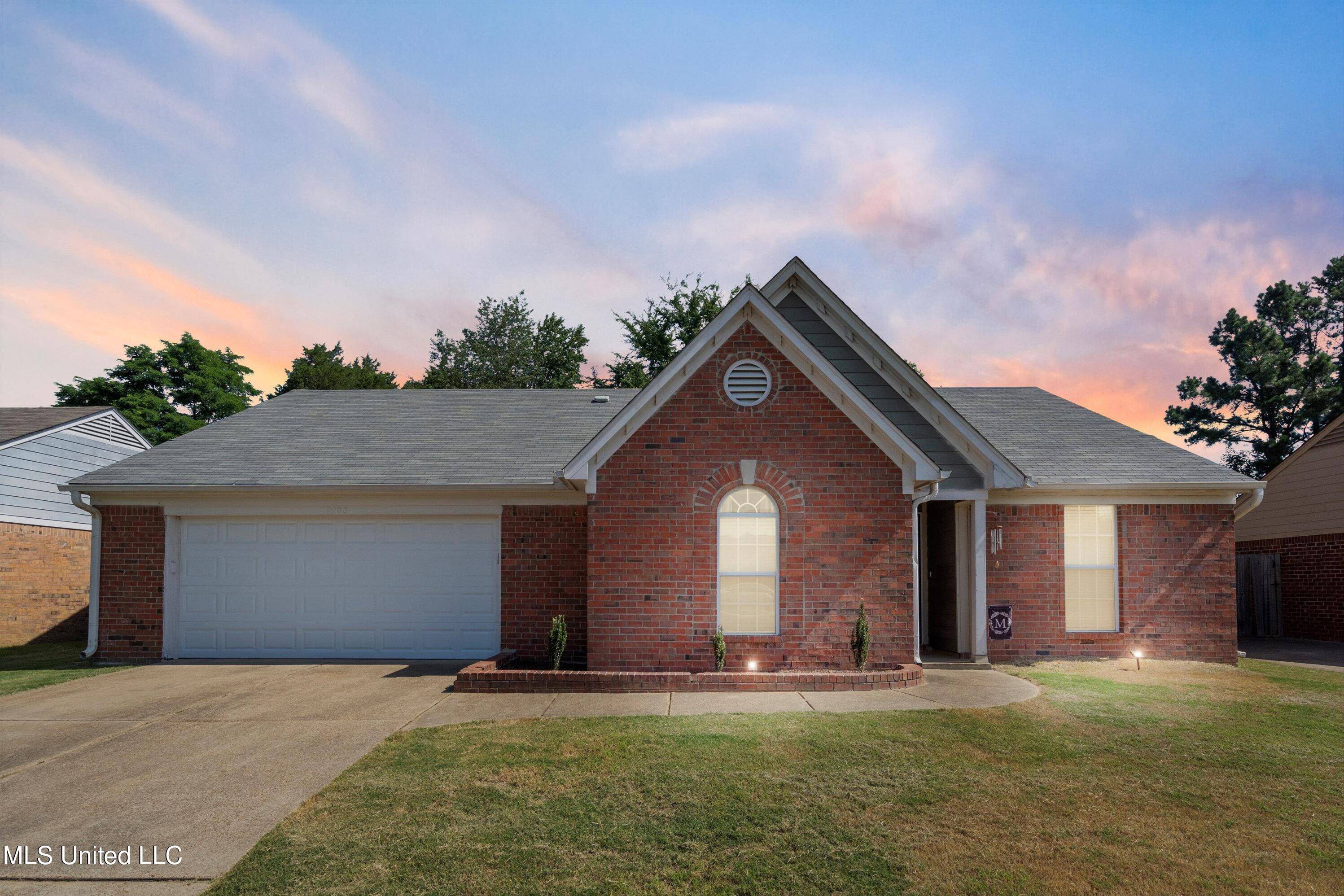 10908 Oak Leaf Drive, Olive Branch, MS 38654