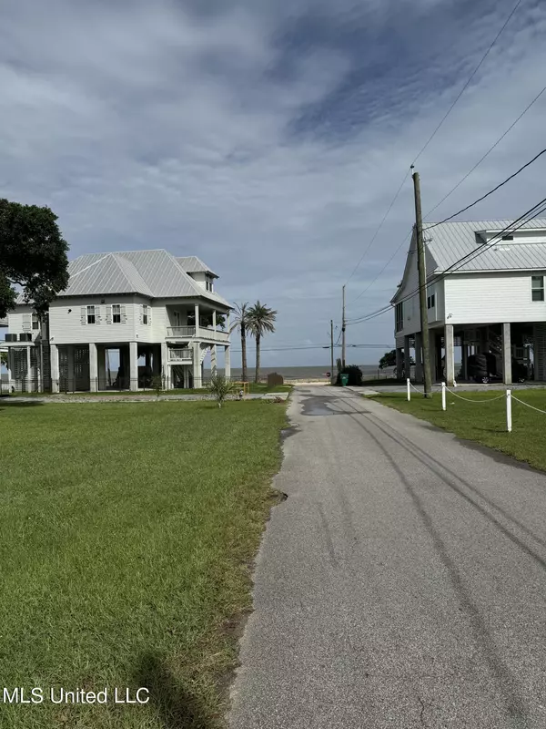 Waveland, MS 39576,100 Favre Street