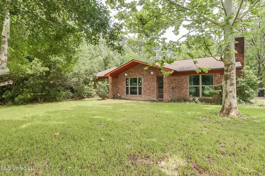 8845 Ocean Springs Road, Ocean Springs, MS 39564