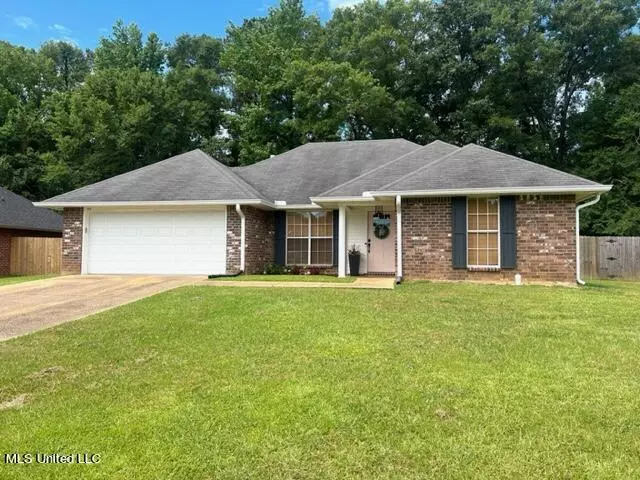 523 Eaglewood Drive, Florence, MS 39073