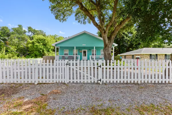 223 Sycamore Street, Bay Saint Louis, MS 39520