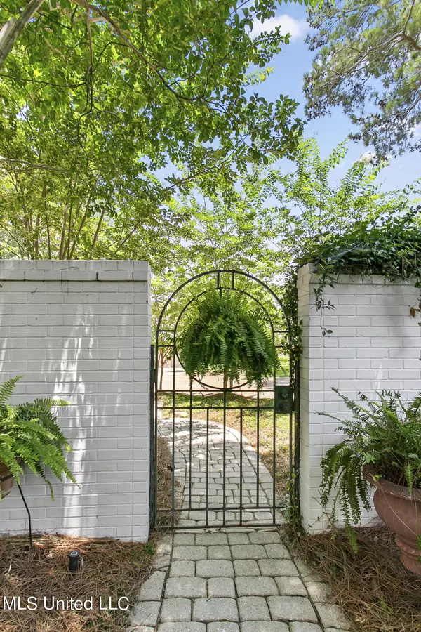 Madison, MS 39110,506 Roses Bluff Drive