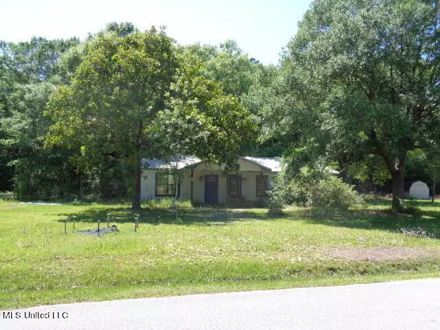 15315 Wolf Ridge Road, Moss Point, MS 39562