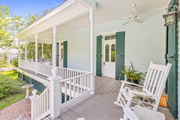 143 St Charles Street, Bay Saint Louis, MS 39520