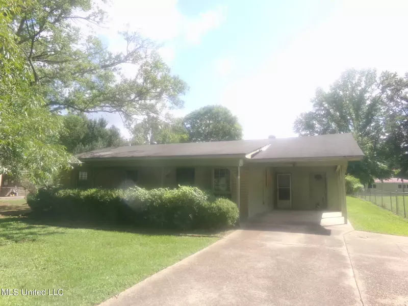 214 Mississippi Avenue, Grenada, MS 38901