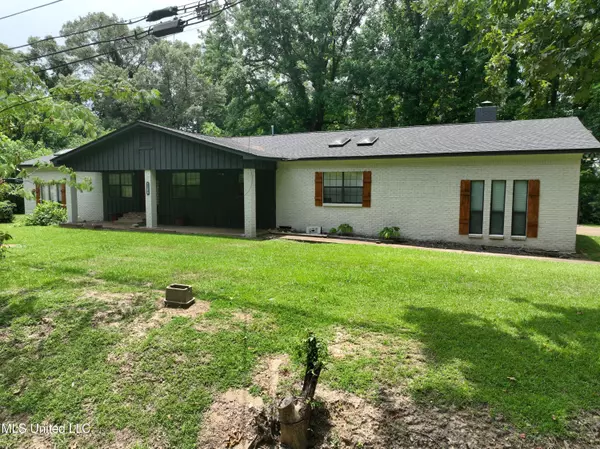 1268 Gatemouth Moore Drive, Yazoo City, MS 39194