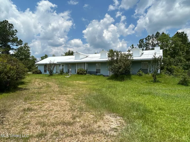 7282 Crazy Horse Drive, Kiln, MS 39556