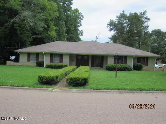 Jackson, MS 39206,324 Lake Of Pines Drive Drive