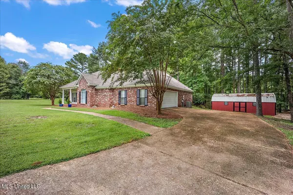 Canton, MS 39046,316 Glenfield Lake Road