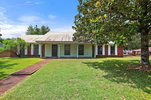 1335 Cherrywood Drive, Clinton, MS 39056