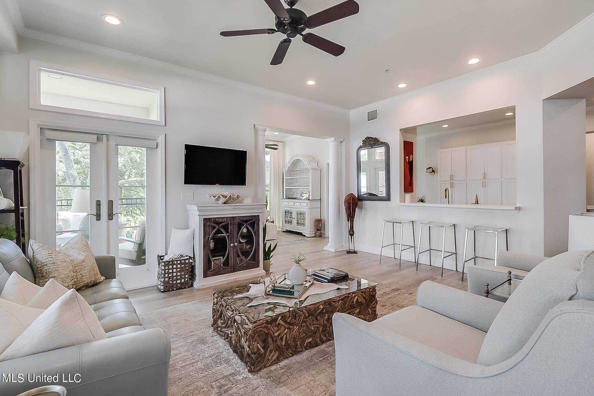 Pass Christian, MS 39571,1100 W Beach Boulevard #202