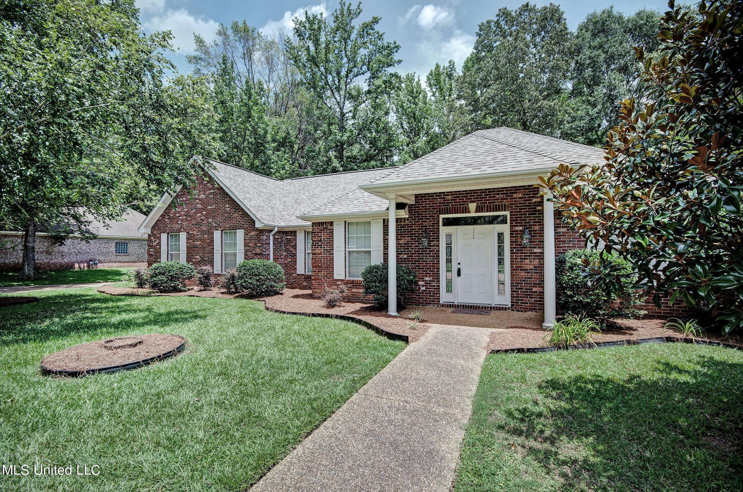 Clinton, MS 39056,132 Cambridge Cove