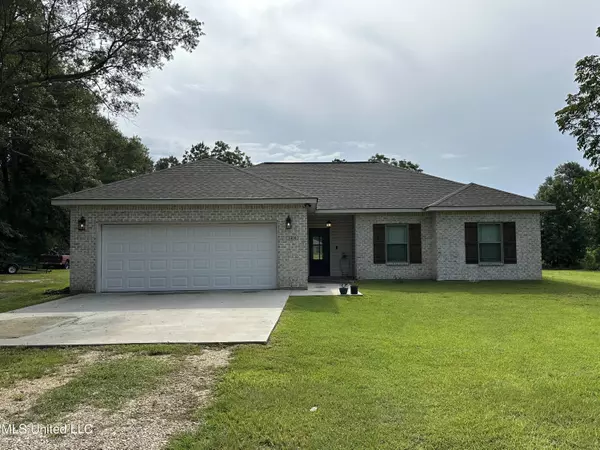 1404 Savannah Millard Road, Poplarville, MS 39470