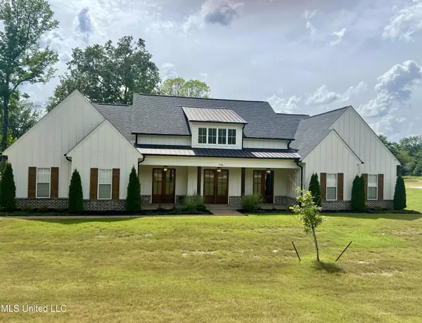 779 S Red Banks Road, Byhalia, MS 38611