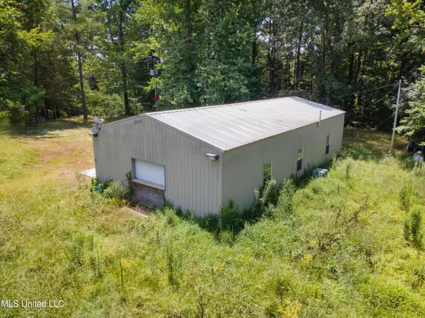 1102 S Red Banks Road, Holly Springs, MS 38635