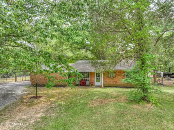 15 Crestfield Road, Coldwater, MS 38618